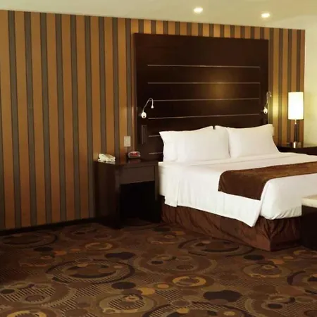 Crowne Plaza Toluca - Lancaster By Ihg Hotel Exterior photo